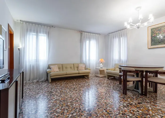 Hostmate - - Sant Agostino * Venedig