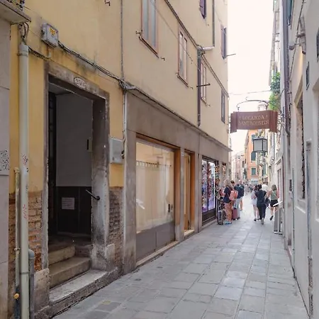 Canale View - S. Agostino Venice