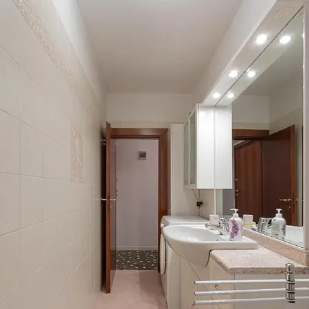 Hostmate - - Sant Agostino *