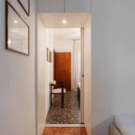 Canale View - S. Agostino Apartment *