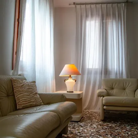 Canale View - S. Agostino Apartment