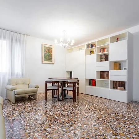 Canale View - S. Agostino Apartment