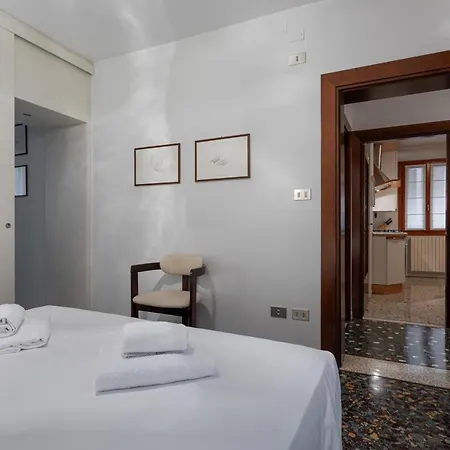 Canale View - S. Agostino Apartment