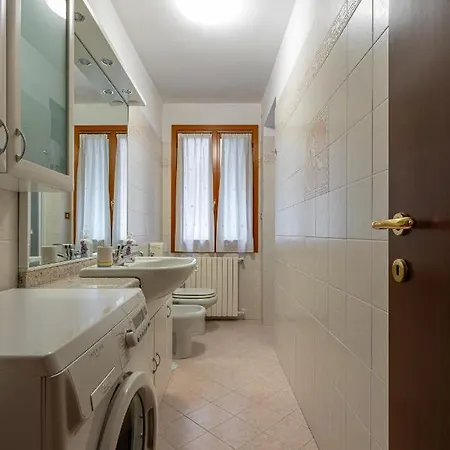 Canale View - S. Agostino Apartment *