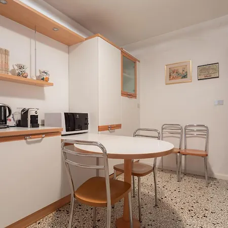 Hostmate - - Sant Agostino Apartament Wenecja