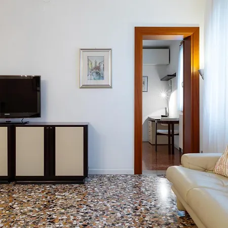 Hostmate - - Sant Agostino